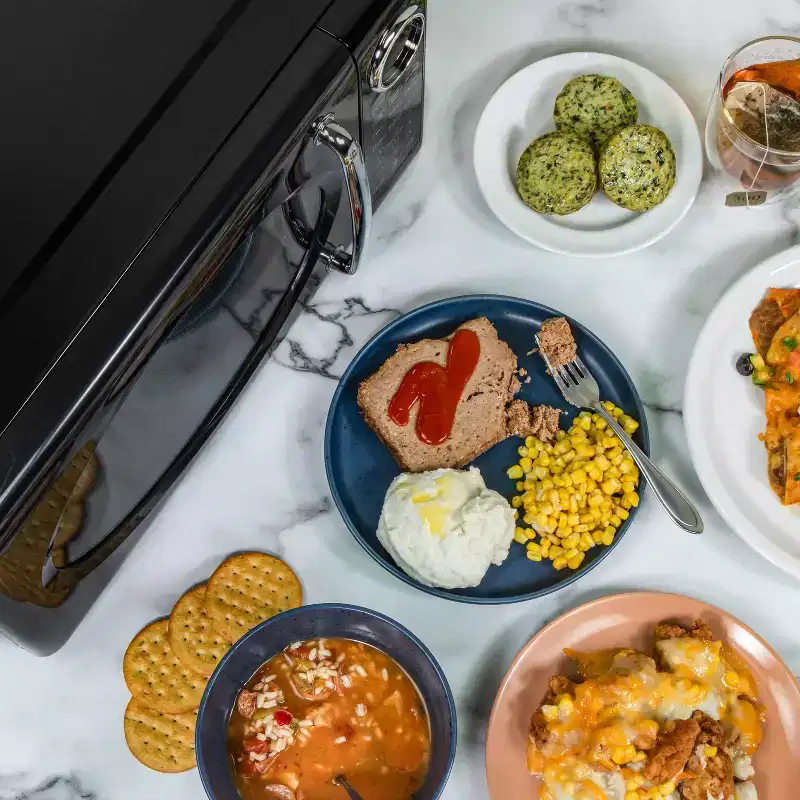 Nostalgia Retro Compact 0.7 Cu Ft & 700-Watt Countertop Microwave Oven