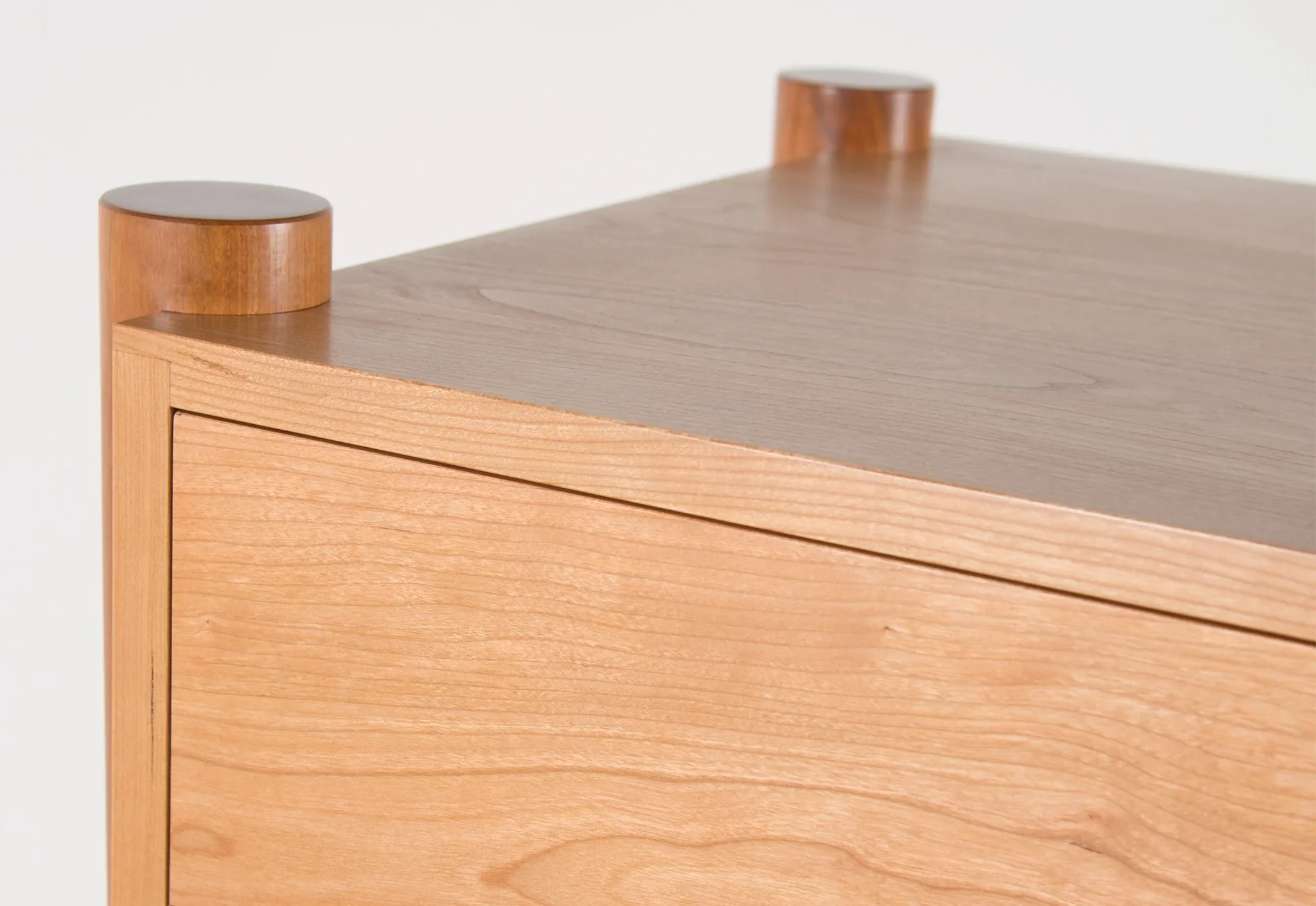 Dresser - Vertical - From its tapered legs and exposed end grain to its elliptical drawer pulls, the is confident in