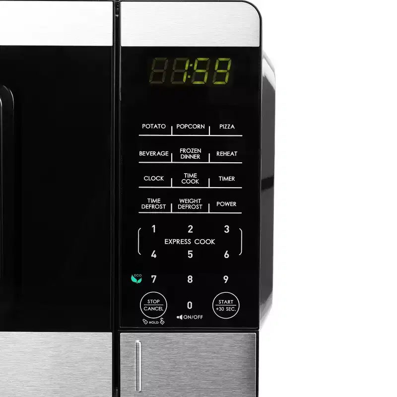 Galanz 0.7 Cu. Ft. 700 Watt Countertop Microwave Oven in Silver