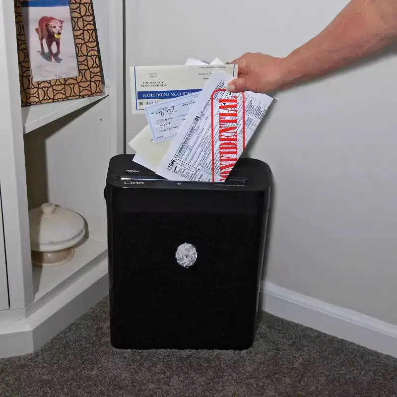 Royal CX10 10-Sheet Crosscut Shredder with Basket