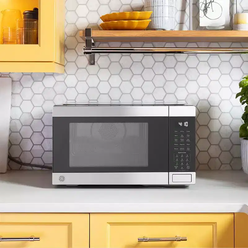 GE 3-in-1 Microwave Oven 1,050 Watts Air Fryer, Broiler & Convection 1.0 Cu.Ft