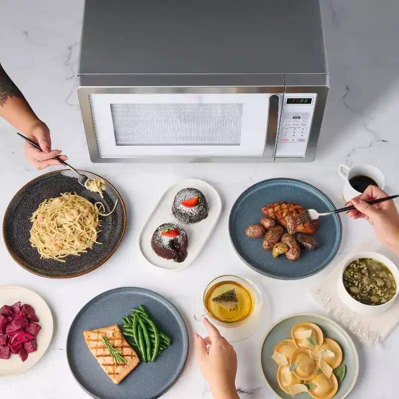 Farberware Classic 1.1 Cu. Ft. 1000-Watt Microwave Oven