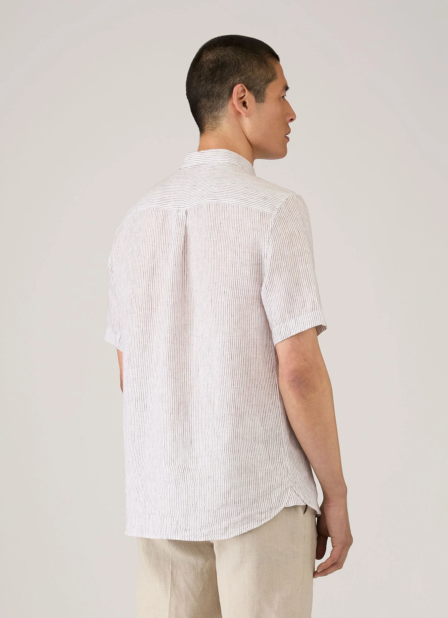 Men's Short Sleeve Linen Shirt in White/Dark Chocolate