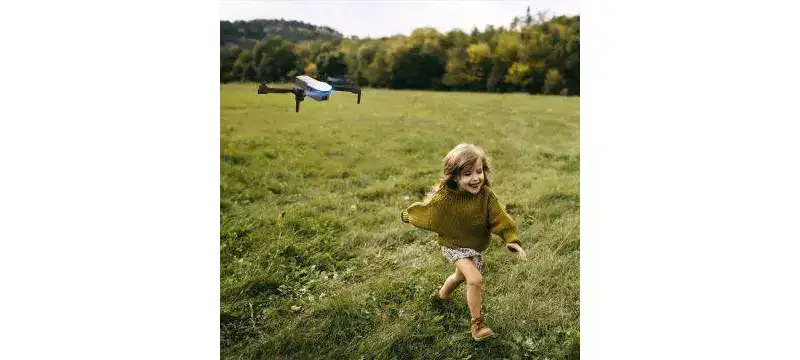 Snaptain E10 Drone: Built-In Camera, Remote Control, 1080p Video, Bluetooth Connectivity, Beginner Skill Level