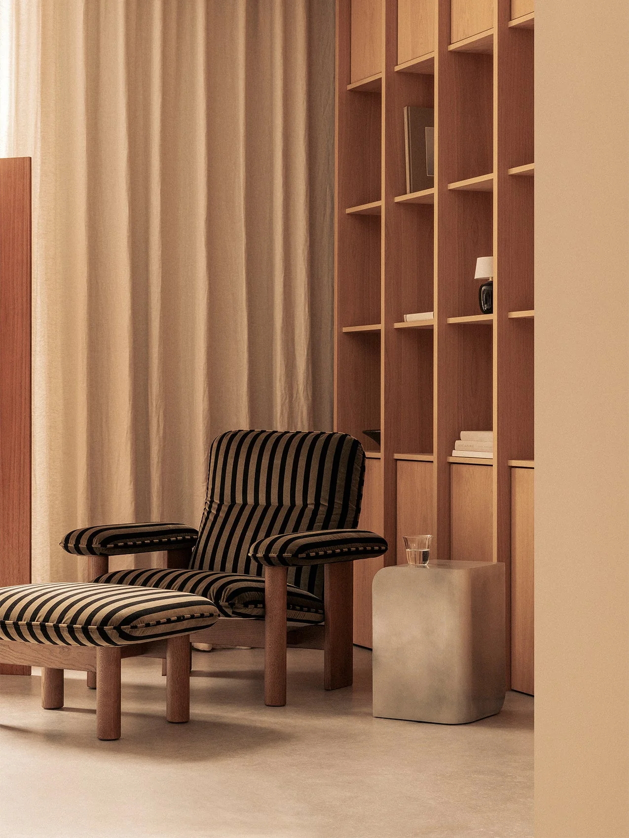 High Back Lounge Chair in Textile Solid Wood Frame, Exaggerated Armrests